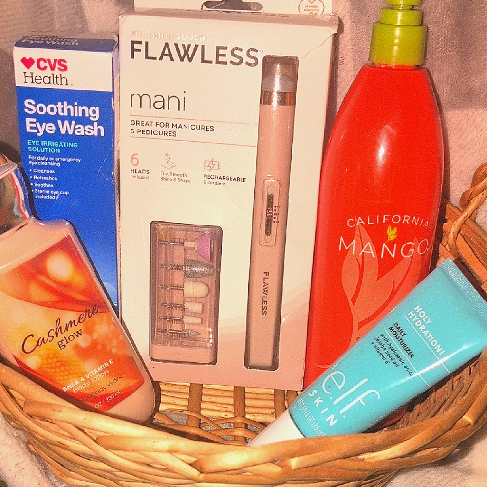 FLAWLESS Mani/Pedi Electronic Set with Assorted Skincare Products